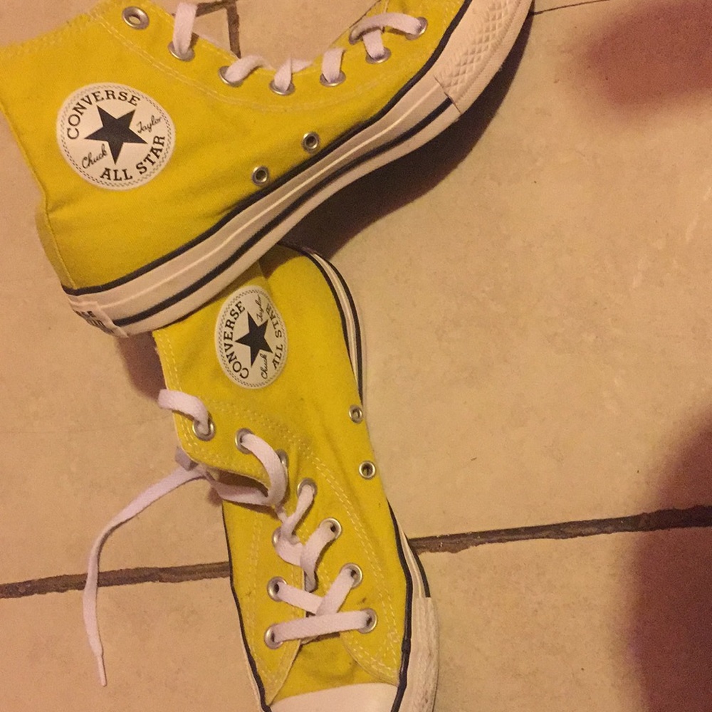 Yellow converse